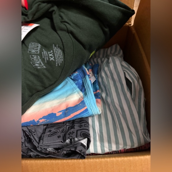 35 piece Tilly’s reseller bundle NWT lot men, women & children - Picture 3 of 7